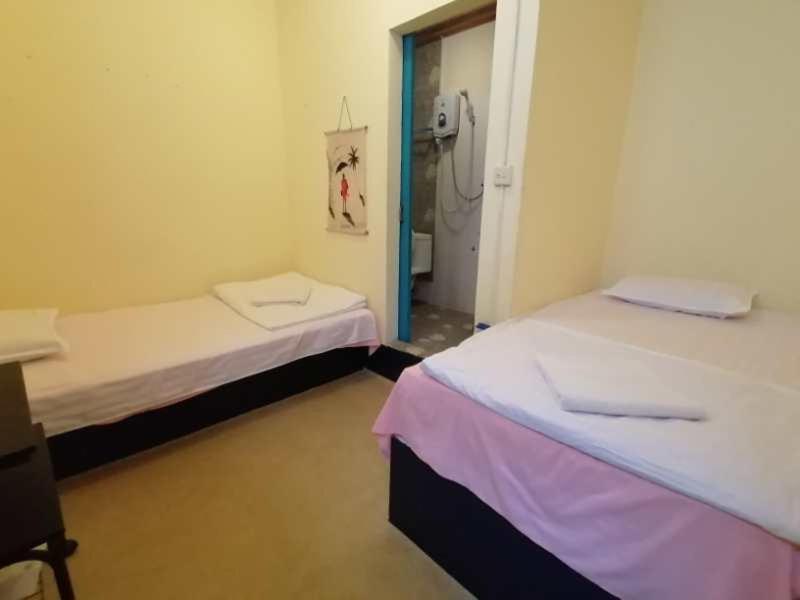 לואנג פרבאנג Viradesa Guesthouse מראה חיצוני תמונה