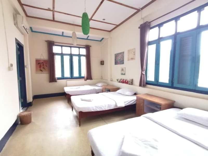 לואנג פרבאנג Viradesa Guesthouse מראה חיצוני תמונה