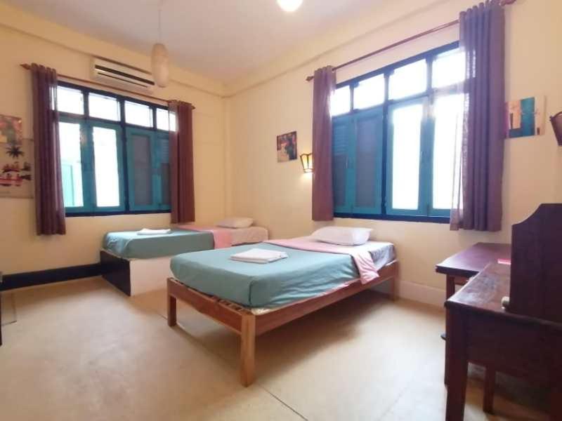 לואנג פרבאנג Viradesa Guesthouse מראה חיצוני תמונה