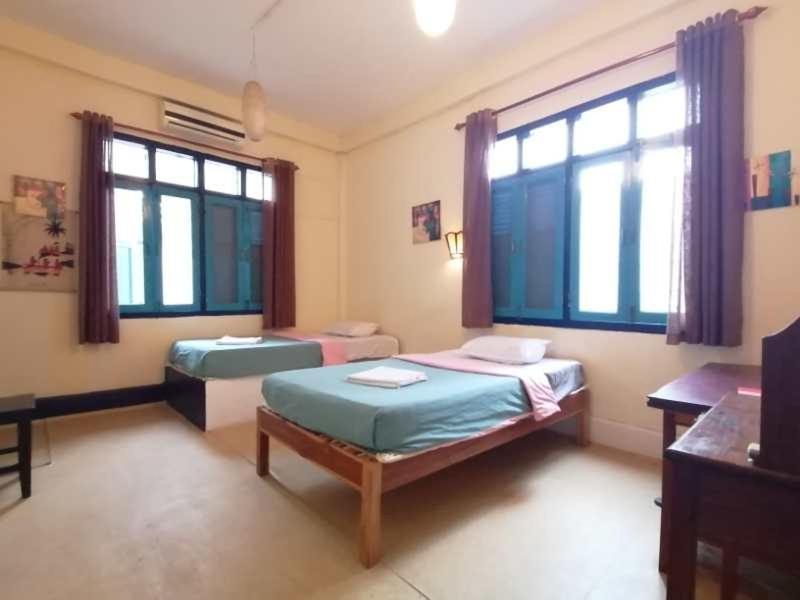 לואנג פרבאנג Viradesa Guesthouse מראה חיצוני תמונה