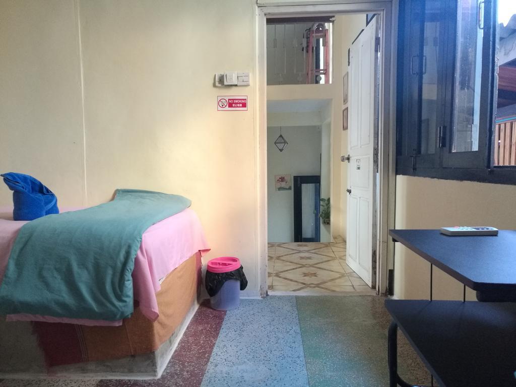 לואנג פרבאנג Viradesa Guesthouse מראה חיצוני תמונה
