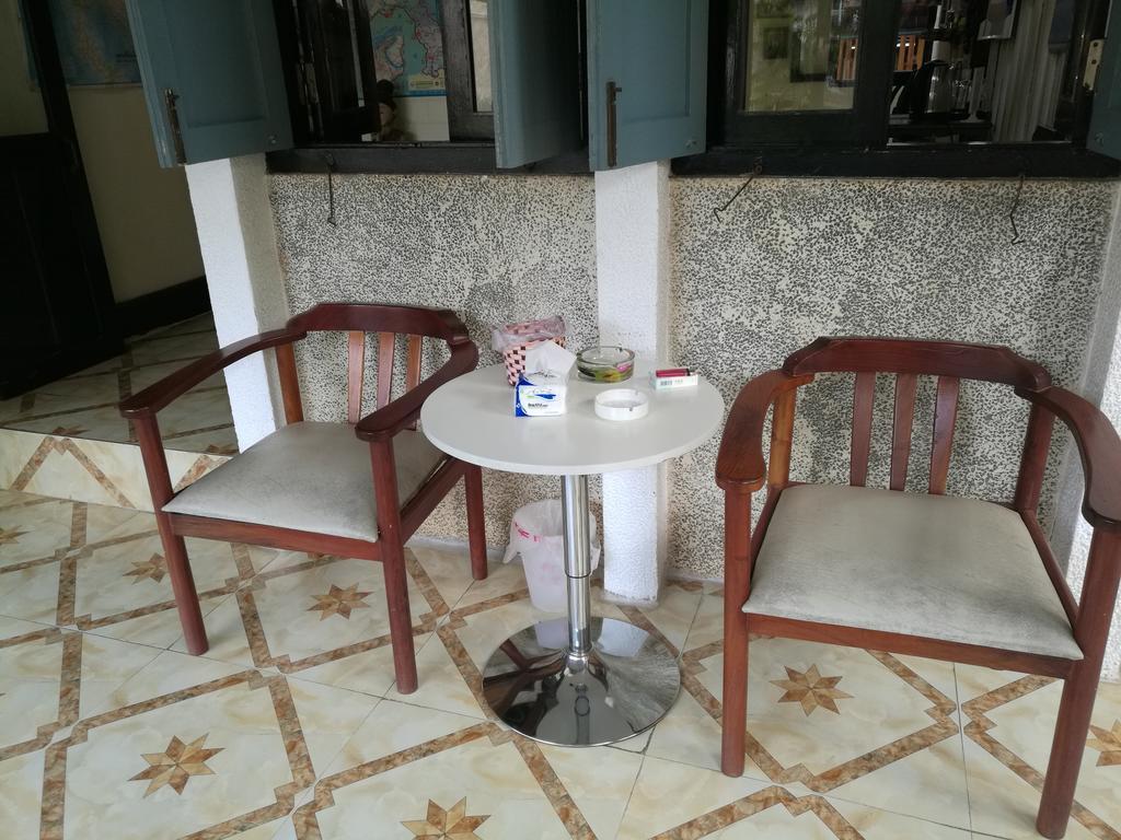לואנג פרבאנג Viradesa Guesthouse מראה חיצוני תמונה